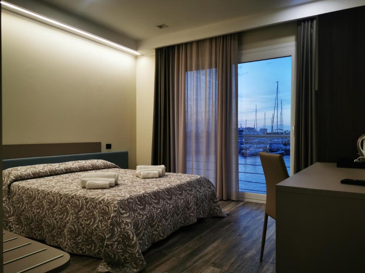 Saraceno Hotel Vibo Marina Exterior foto